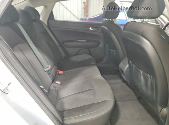 5XXGT4L39GG045112 2016 KIA OPTIMA Серебряный Вид задней части салона