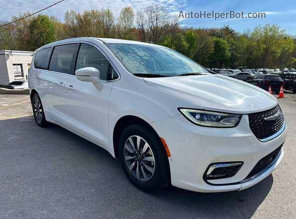 2C4RC1L78NR122695 2022 CHRYSLER PACIFICA Белый Вид спереди