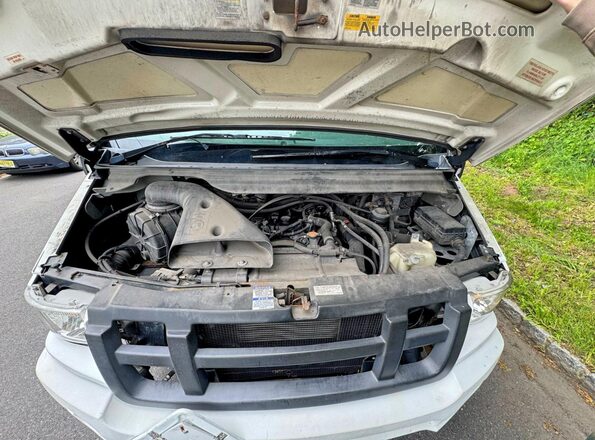 JALB4T170H7W00786 2017 ISUZU NPR White Vista del salpicadero