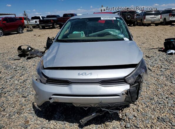 3KPA24AD0PE618251 2023 KIA RIO Silver Widok z tyłu
