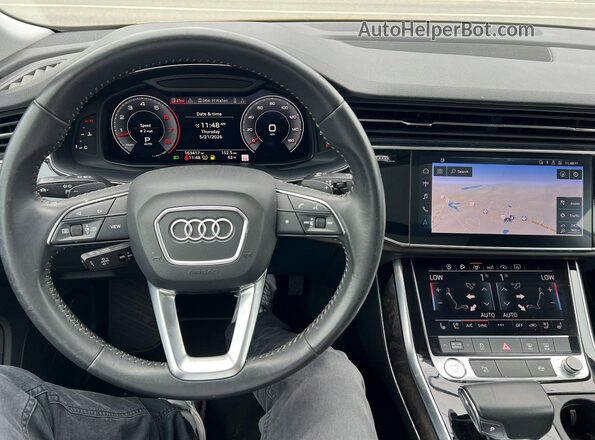 WA1EVAF15KD036494 2019 AUDI Q8 Синий Вид панели приборов