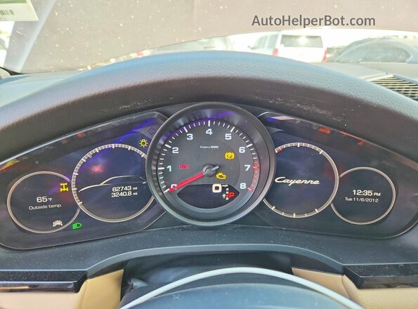 WP1AA2AYXKDA04052 2019 PORSCHE CAYENNE Burgundy Rear seats view