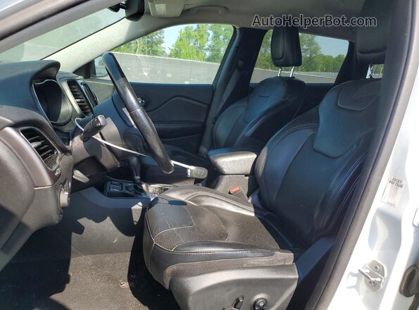 1C4PJLDB6KD357042 2019 JEEP CHEROKEE Белый Вид панели приборов