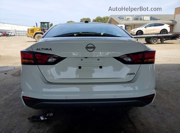 1N4BL4DWXTN320140 2026 NISSAN ALTIMA Белый Вид сзади