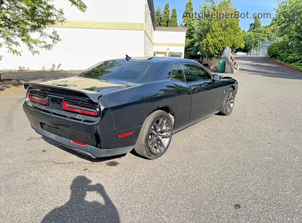 2C3CDZFJXLH109463 2020 DODGE CHALLENGER Черный Вид спереди
