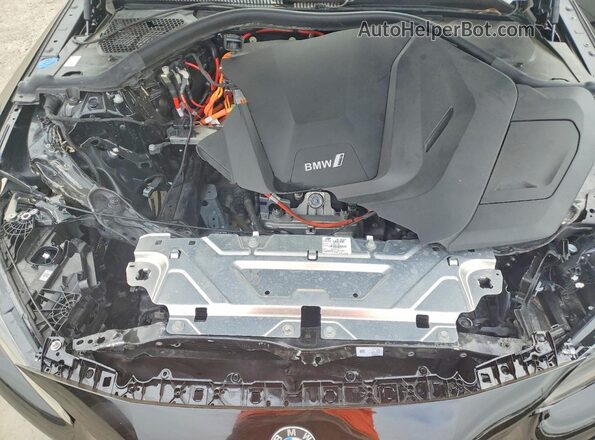 WBY43AW04RFS63784 2024 BMW I4 Black Vista del compartimento del motor