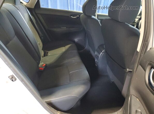 3N1AB7AP5HY279047 2017 NISSAN SENTRA Silver Widok wnętrza z tyłu