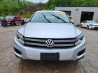 2017 Volkswagen Tiguan S Серебряный vin: WVGBV7AX3HK013626