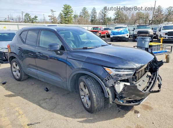 YV4162UK6N2761960 2022 VOLVO XC40 Черный Вид спереди