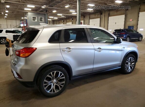 JA4AP3AU1JU002489 2018 MITSUBISHI OUTLANDER Silver Przód prawy