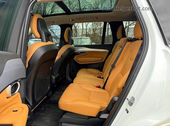 YV4102XK2G1072214 2016 VOLVO XC90 Белый Вид салона спереди