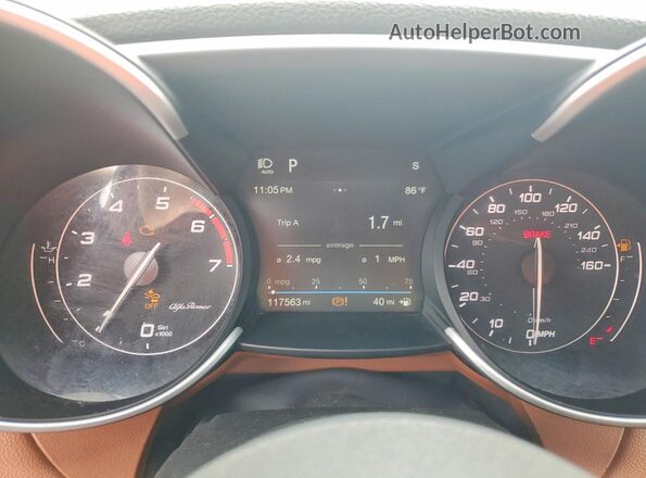 ZARFAMAN4K7599798 2019 ALFA ROMEO GIULIA Red Vista de los asientos traseros