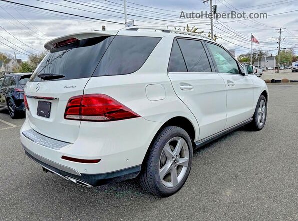 4JGDA5HB9JB073760 2018 MERCEDES-BENZ GLE Серебряный Вид спереди