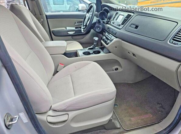 KNDMA5C17J6400720 2018 KIA SEDONA Gray Widok z przodu