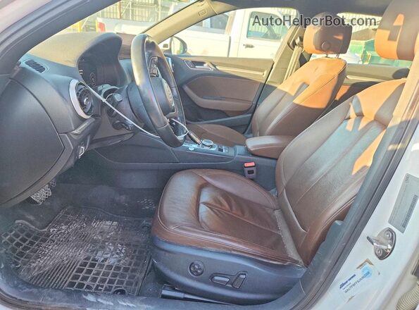 WAUTPBFF8JA062268 2018 AUDI A3 White Вид панелі приладів