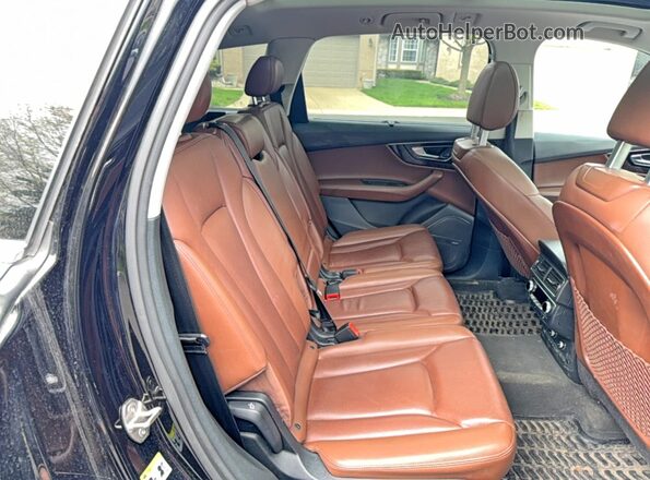 WA1VAAF75JD021802 2018 AUDI Q7 Черный Вид салона спереди