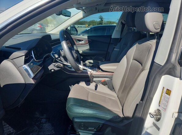 WA1AVAF14KD010533 2019 AUDI Q8 Белый Вид панели приборов