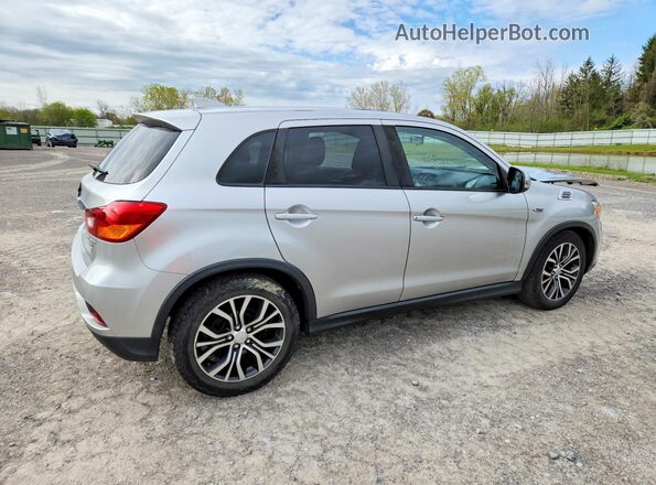 JA4AR3AW8JZ005436 2018 MITSUBISHI OUTLANDER Серебряный Передняя правая четверть