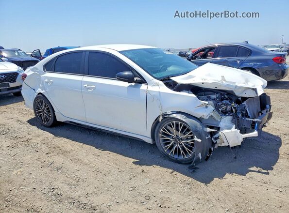 3KPF54AD1PE660991 2023 KIA FORTE Белый Вид спереди