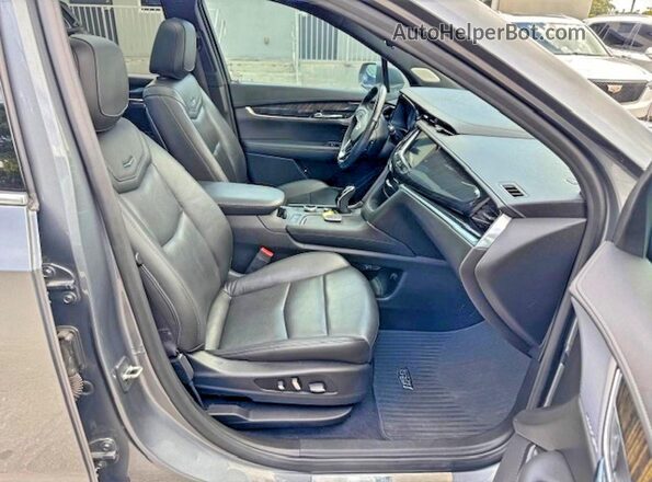 1GYKPDRS9LZ133642 2020 CADILLAC XT6 Серый Вид панели приборов