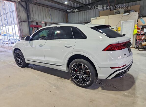 WA1EVBF1XND033763 2022 AUDI Q8 Белый Задняя правая четверть