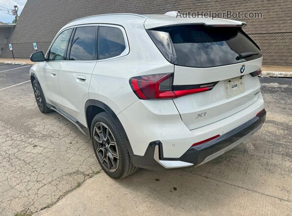 WBX73EF07P5W12917 2023 BMW X1 Белый Передняя правая четверть