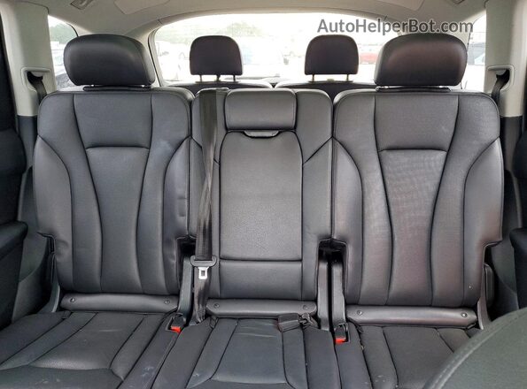 WA1VAAF70HD000883 2017 AUDI Q7 Серебряный Вид задней части салона