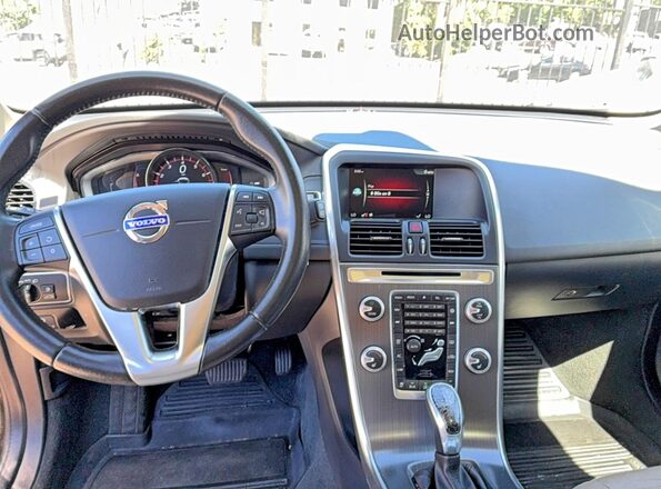 YV440MDK8G2853679 2016 VOLVO XC60 Black Vista de los asientos traseros