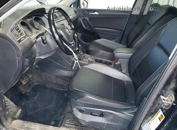 3VV2B7AX8JM145004 2018 VOLKSWAGEN TIGUAN Black Widok deski rozdzielczej
