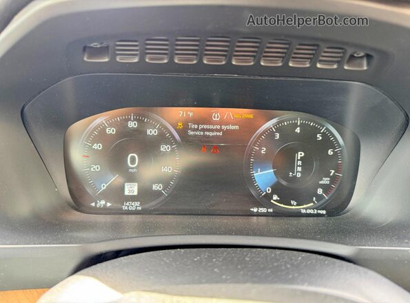 YV4A22PK7N1808426 2022 VOLVO XC90 Синий Вид щитка приборов
