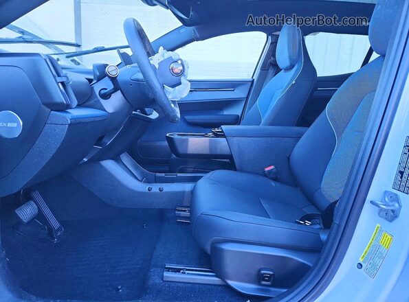 YV4EK3ZK6SS154366 2025 VOLVO EX30 Белый Вид салона спереди