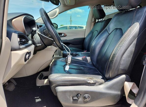 2C4RC1EG8JR194360 2018 CHRYSLER PACIFICA Черный Вид панели приборов
