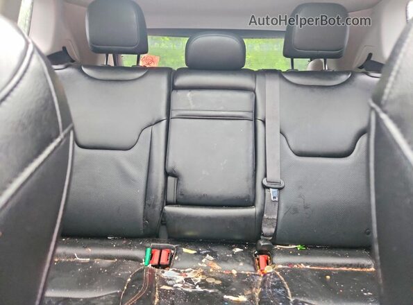 3C4NJDCBXJT146093 2018 JEEP COMPASS Красный Вид задней части салона