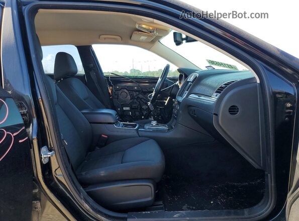 2C3CCAAG1JH308365 2018 CHRYSLER 300 Черный Вид салона спереди