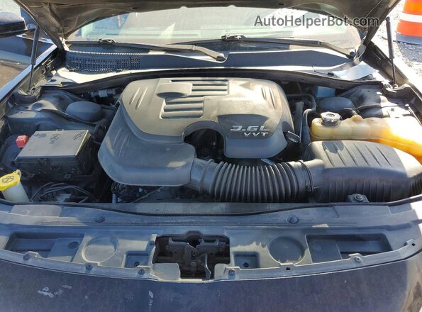 2C3CCAAG1JH308365 2018 CHRYSLER 300 Черный Вид задней части салона