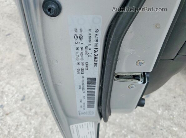 2C3CCAAG1KH648021 2019 CHRYSLER 300 Серебряный Вид подкапотного пространства