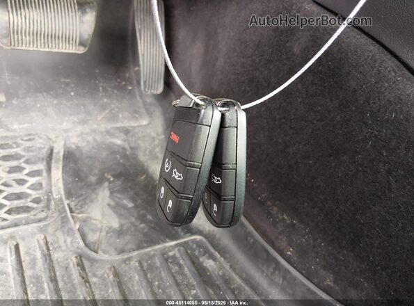 2C3CCAAG2HH617854 2017 CHRYSLER 300 Черный Вид панели приборов