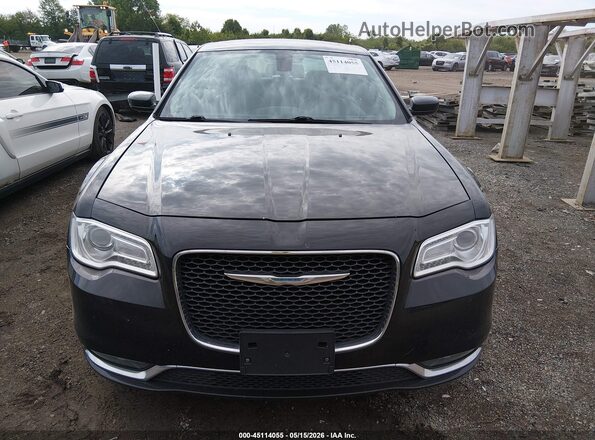 2C3CCAAG2HH617854 2017 CHRYSLER 300 Черный Вид щитка приборов