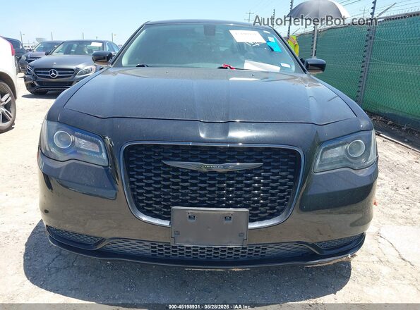 2C3CCAAG5LH202956 2020 CHRYSLER 300 Черный Вид панели приборов