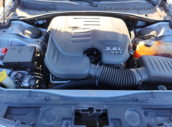 2C3CCAAG5MH530511 2021 CHRYSLER 300 Серебряный Вид задней части салона