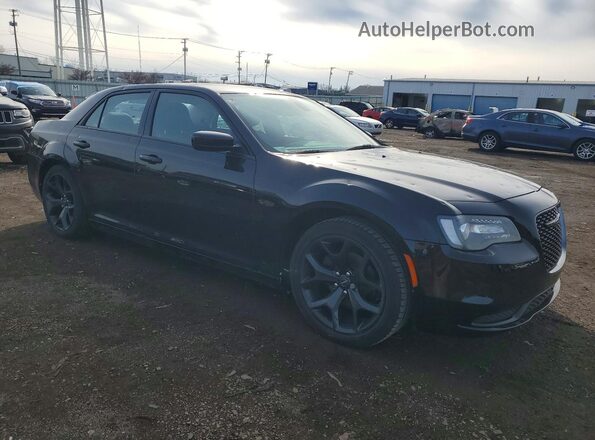 2C3CCAAG8LH178992 2020 CHRYSLER 300 Черный Передняя правая четверть