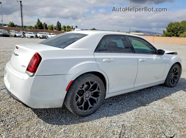 2C3CCAAG9KH641012 2019 CHRYSLER 300 White Tył prawy