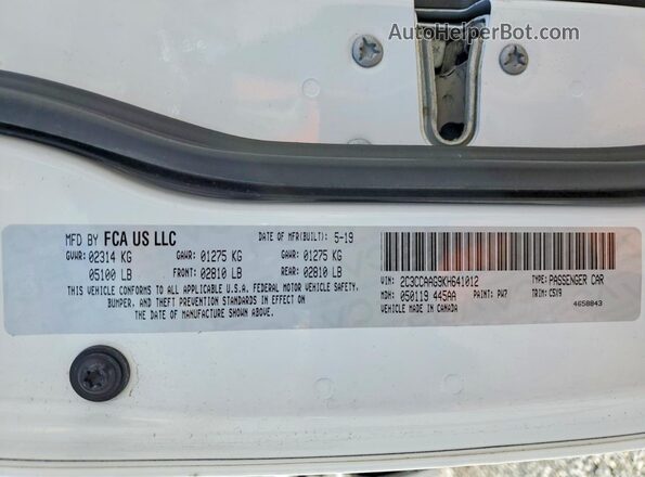 2C3CCAAG9KH641012 2019 CHRYSLER 300 White Widok naklejki z numerem VIN