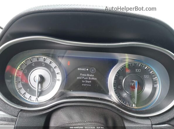 2C3CCAAGXJH249560 2018 CHRYSLER 300 Серебряный Вид задних сидений