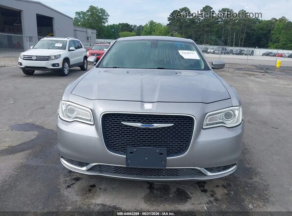 2C3CCAAGXJH249560 2018 CHRYSLER 300 Серебряный Вид спереди