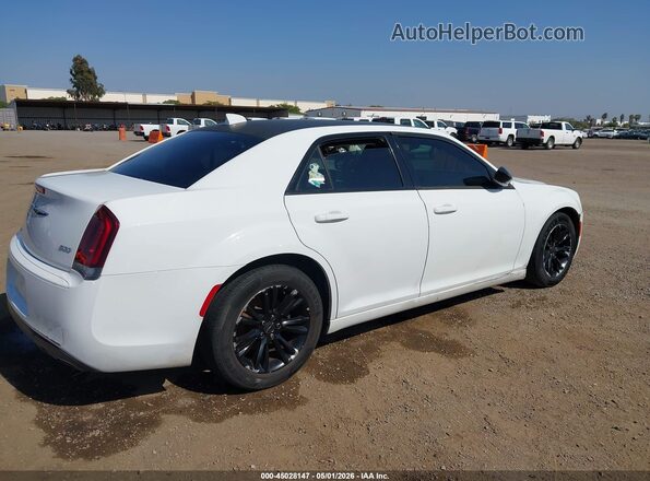 2C3CCAAGXJH331756 2018 CHRYSLER 300 Белый Задняя правая четверть
