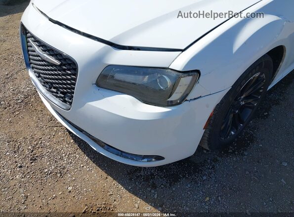 2C3CCAAGXJH331756 2018 CHRYSLER 300 Белый Вид спереди