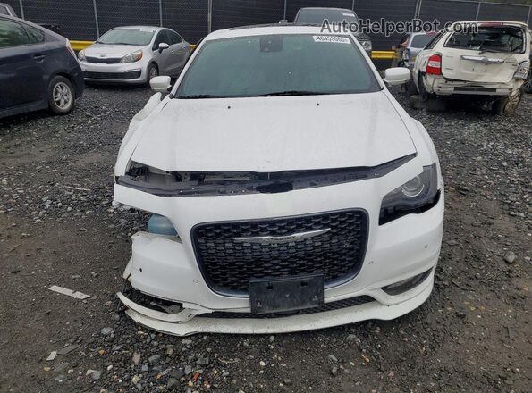 2C3CCABG1JH201640 2018 CHRYSLER 300 Белый Вид спереди