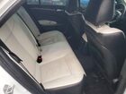 2018 Chrysler 300 S Белый vin: 2C3CCABG1JH201640
