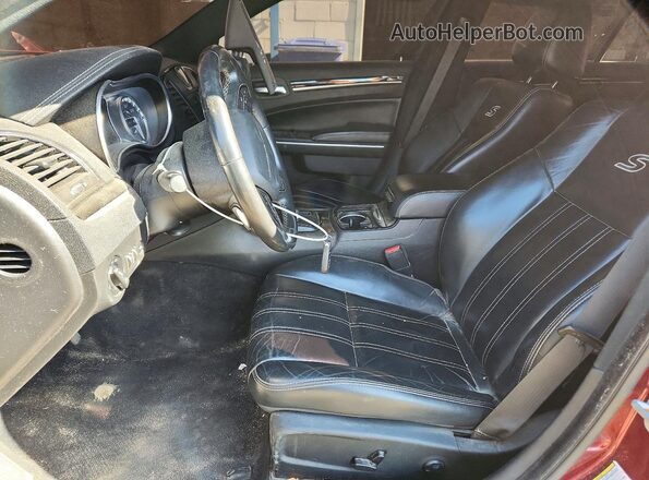 2C3CCABG2MH525684 2021 CHRYSLER 300 Burgundy Вид салону спереду